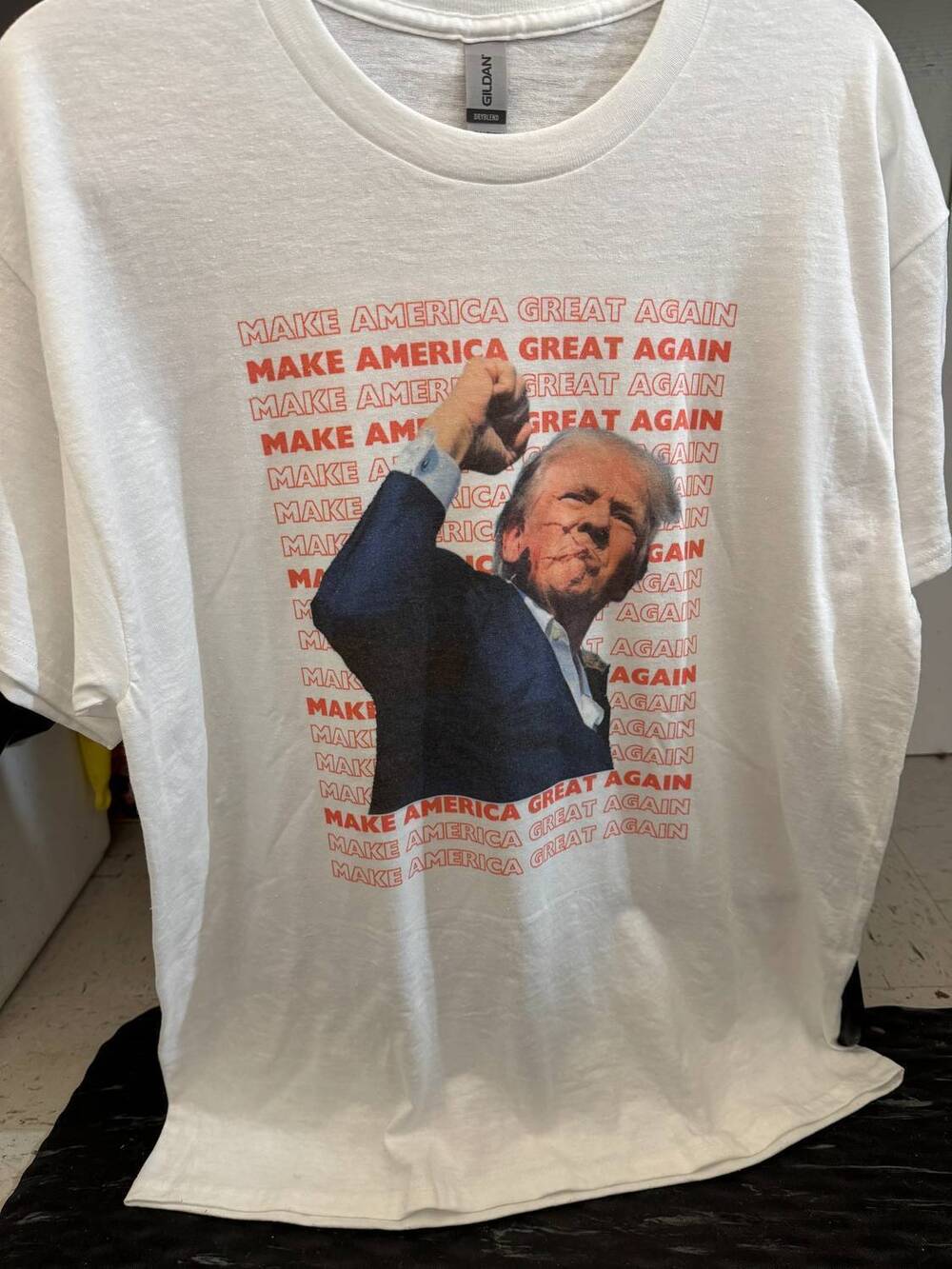 NEW GILDAN unisex make america great again t-shirt in white
